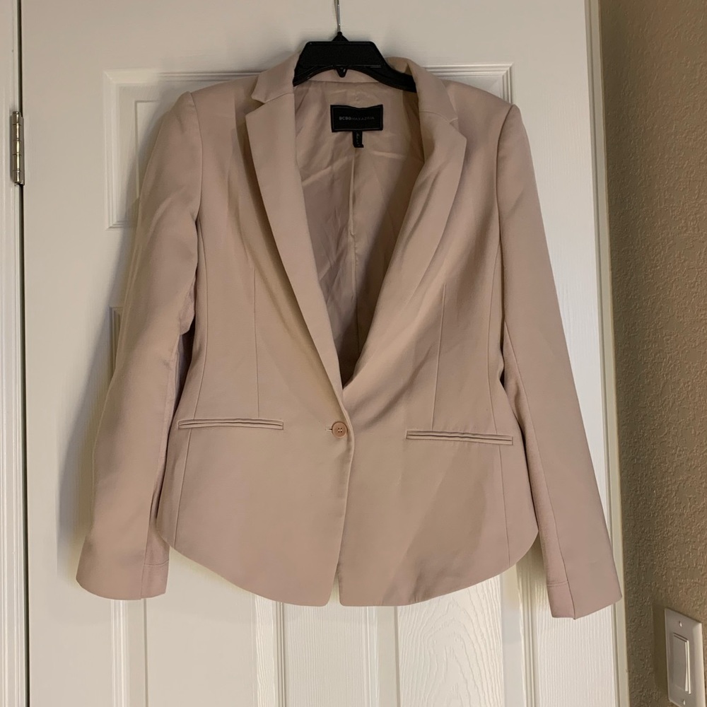 BGBGMaxAzria Light Pink Blazer